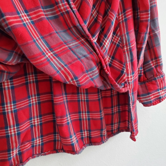 Abercrombie & Fitch Plaid Surplice V-Neck Shirt - Picture 3 of 7